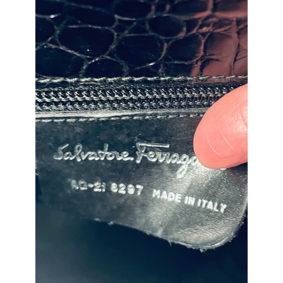 Women's Salvatore Ferragamo Vintage Black Leather Shoulder Bag EUC - Picture 9 of 16